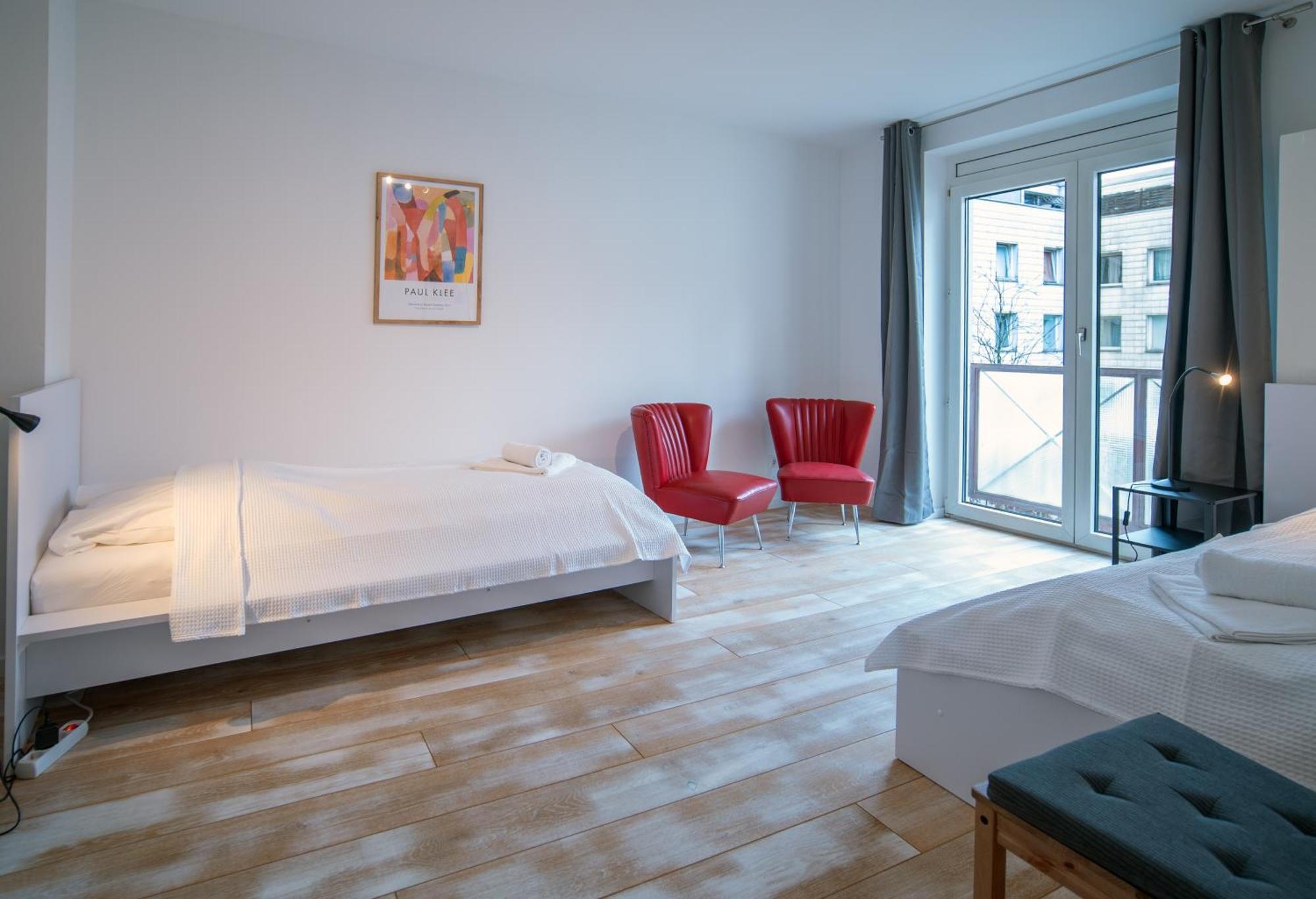 Apartment 8 Min Per U-bahn Zum Marienplatz - 120 Qm Schwabing - 3 Sz - 2 Baeder - 9 Personen *