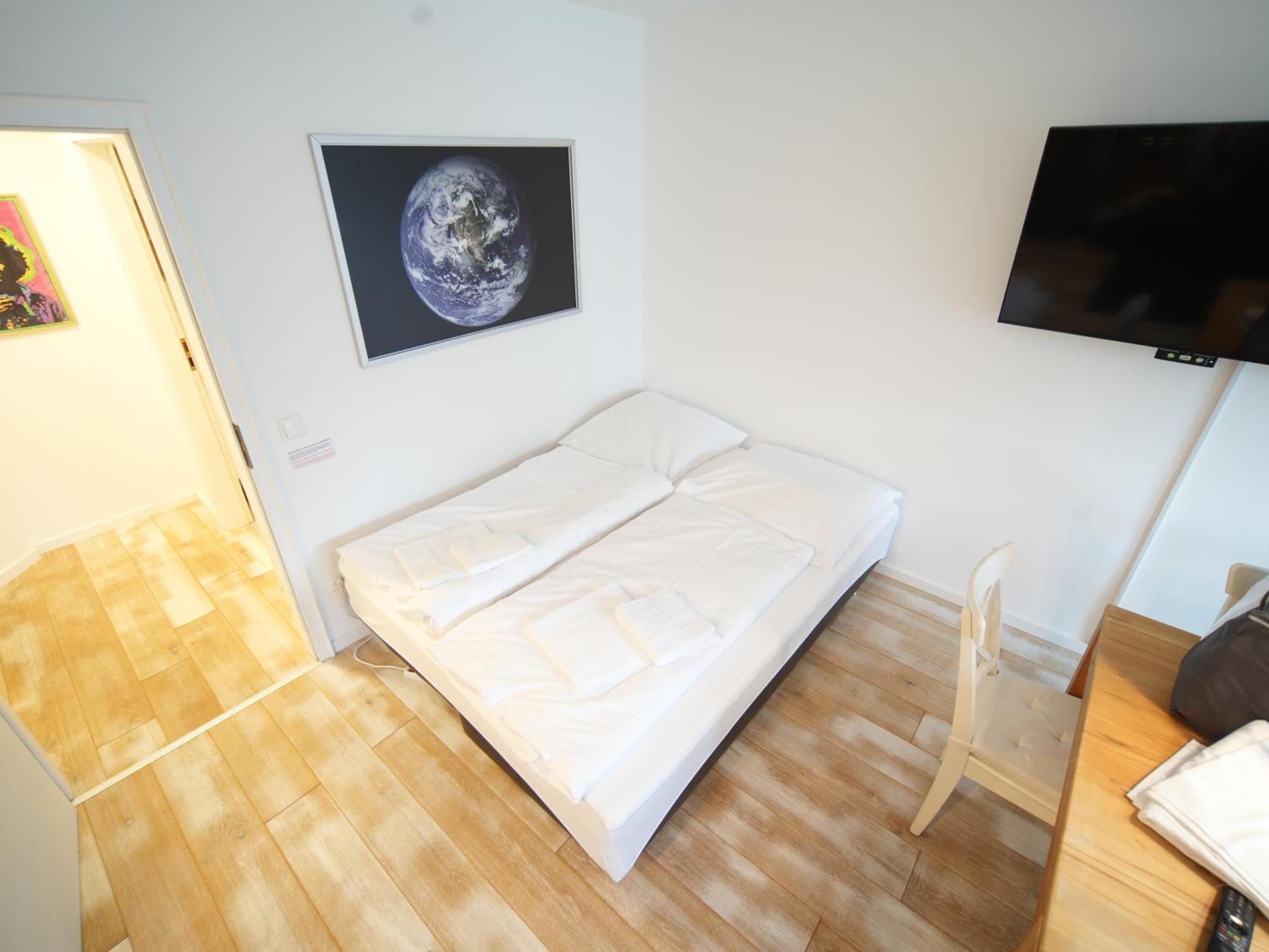 Apartment 8 Min Per U-bahn Zum Marienplatz - 120 Qm Schwabing - 3 Sz - 2 Baeder - 9 Personen Munich